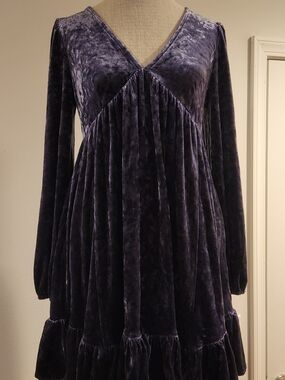 Velvet V-Neck Long Sleeve Dress in Deep Purple